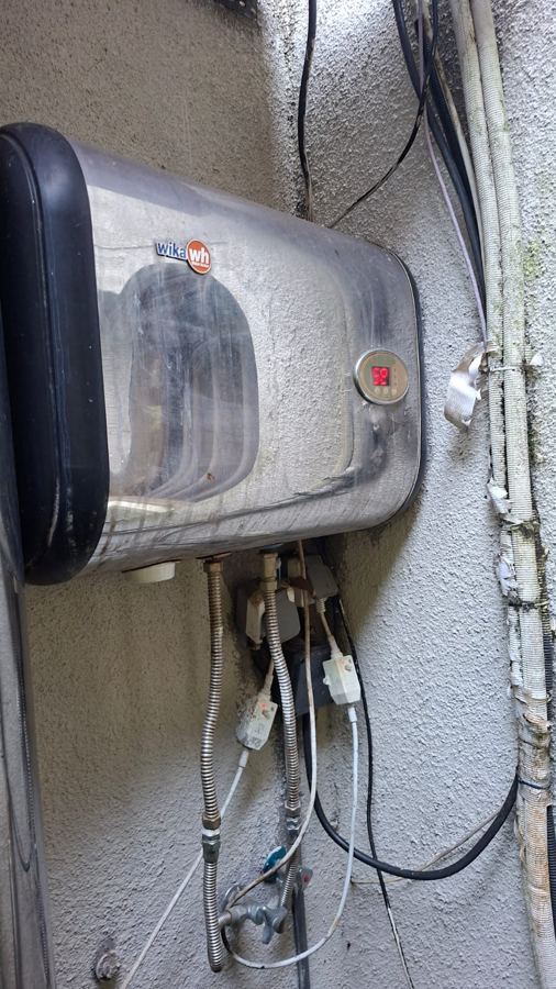 Water heater listrik Wika WH terpasang di dinding